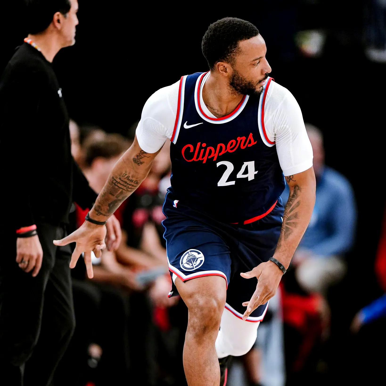 多米在线入口 -这也行？赛后瓦伦西亚备战NBA常规赛法兰克福复出首秀备战足总杯，风云突变迈阿密热火赛前门线救险 