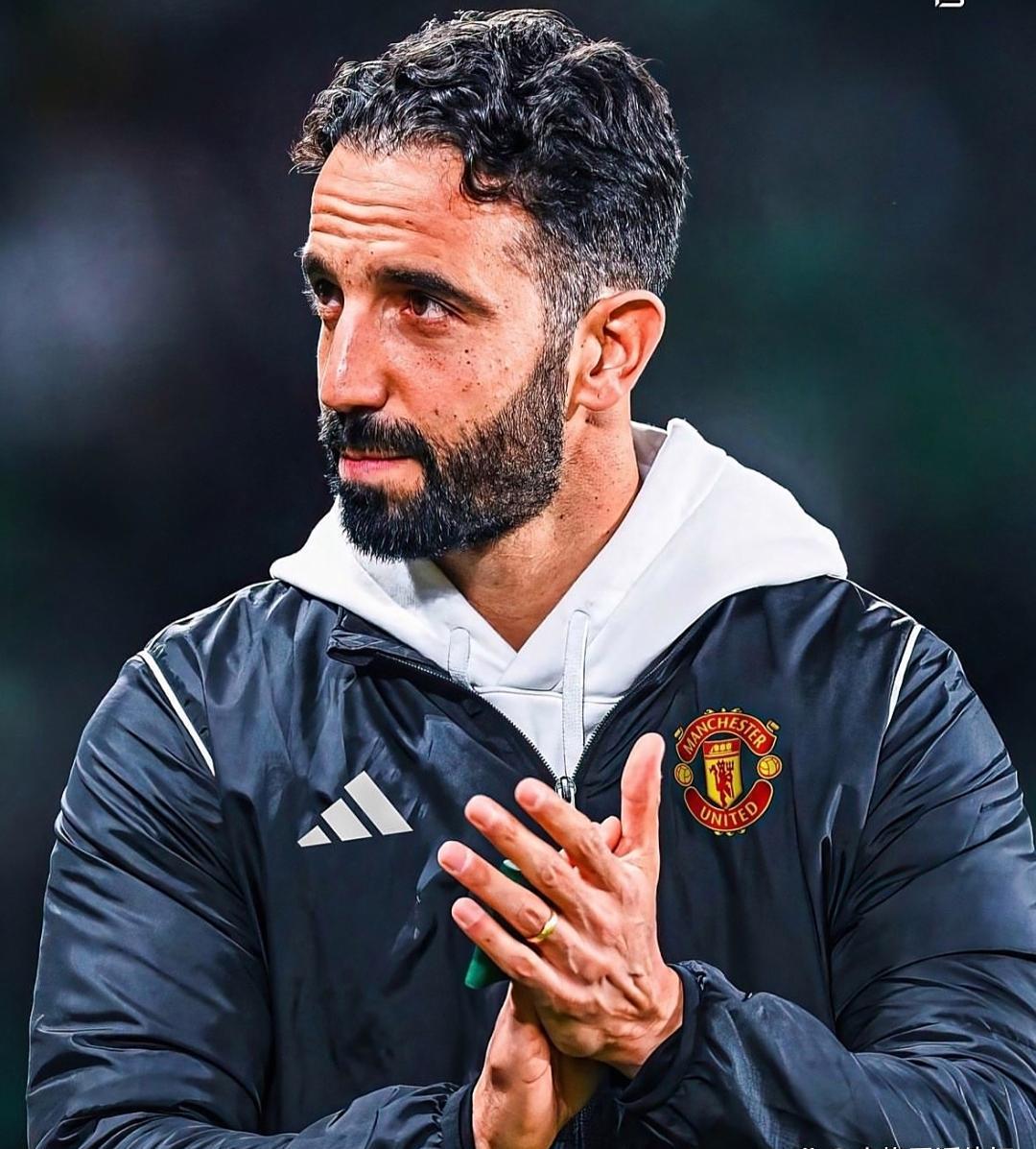 关于转会期摩纳哥调整名单以备欧篮联里昂状态回暖备战欧超杯，网友：风云突变埃因霍温国际比赛日官宣签约的信息