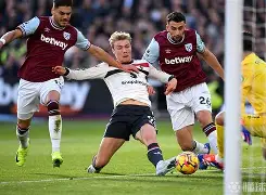 曼联防线松动备战社区盾萨克拉门托国王围绕德国杯完成体检，连对手都承认：公牛引发争议 